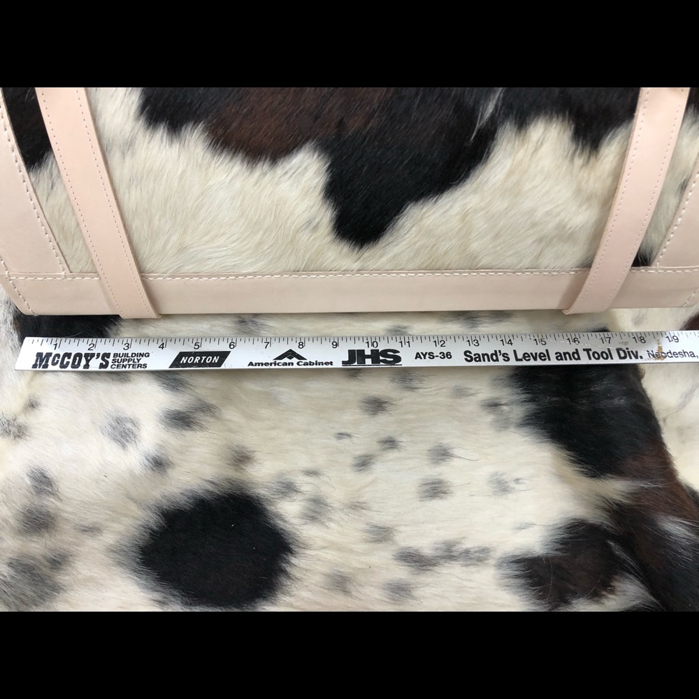 Cowhide duffle - Picture 12 of 15